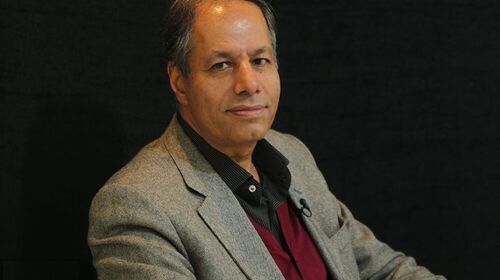 استاد تمام دانشکده برق دانشگاه صنعتی شریف